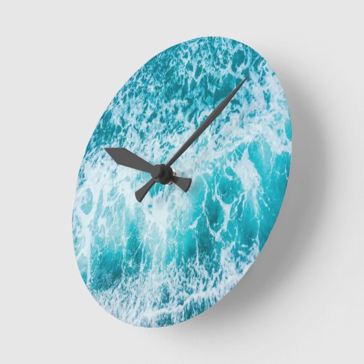 Blaue Ozeanwellen Erforschen Runde Wanduhr (Winkel)