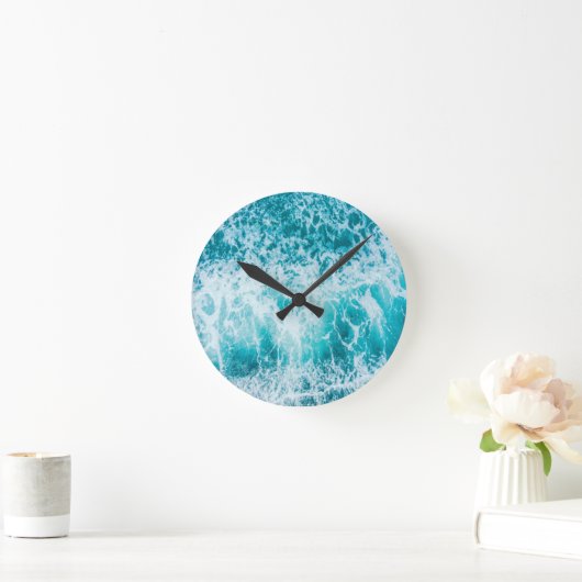 Blaue Ozeanwellen Erforschen Runde Wanduhr (Zuhause)