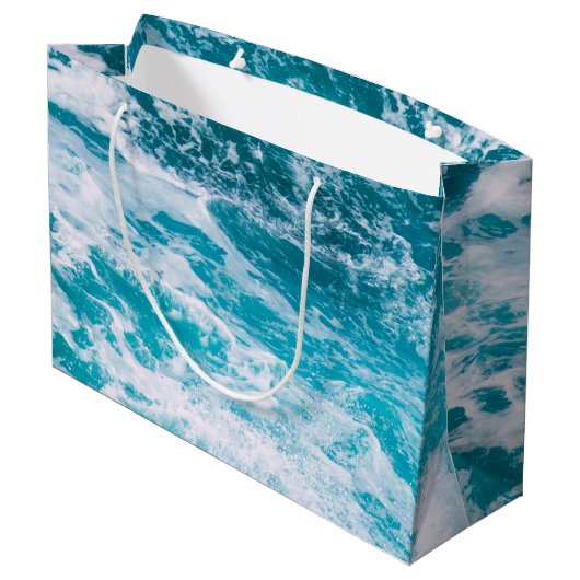 Blaue Ozeanwellen Große Geschenktüte (Rückseite Schrägansicht)