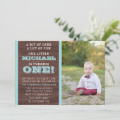 Blaue Pastellstreifen auf hölzerne Baby-1. Einladung (Stehend Vorderseite)