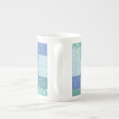 Blaue Periwinkle Floral Boho Imitate Muster Muster Porzellantasse (Rückseite)