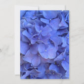 Blaue Perwinkle elegante Blumenhydrangeas Hochzeit Einladung (Rückseite)