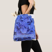 Blaue Perwinkle, elegante Blumenhydrangeas Tasche (Von Nahem)