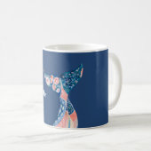 Blaue Pfirsich-Blüten-Wal-Schwanz Kaffeetasse (VorderseiteRechts)