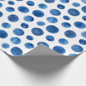 Blaue Polka hat Aquarellfarbe. Modernes Marinemust Geschenkpapier (Ecke)