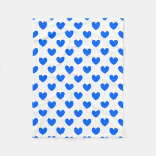 Blaue Polka-Herzen auf weiß Fleecedecke