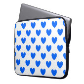 Blaue Polka-Herzen auf weiß Laptopschutzhülle (Vorderseite Links)