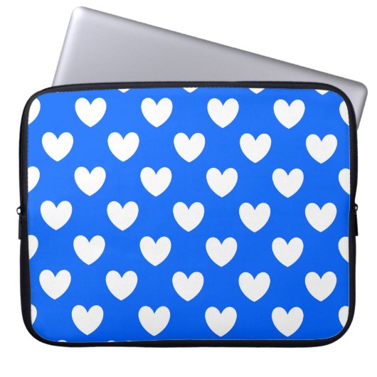Blaue Polka-Herzen Laptopschutzhülle (Vorderseite)