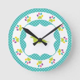 Blaue Polka-Punkt-Regenbogen-Tatzen-Druck-Dackel Runde Wanduhr