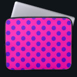 Blaue Polka-Punkte auf Fuchsia Laptopschutzhülle<br><div class="desc">Blaue Polka-Punkte auf Fuchsia</div>