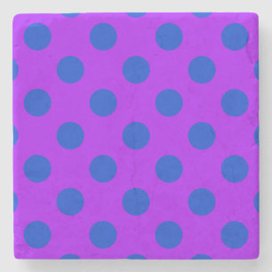 Blaue Polka Punkte auf lila Steinuntersetzer
