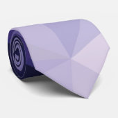 Blaue, polygonale Krawatte für Männer. (Gerollt)