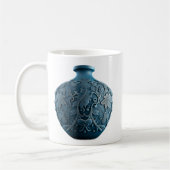 Blaue Porzellanvase Gravierte Tasse (Links)