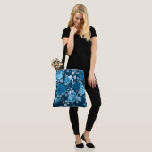 Blaue Rose Tasche (Am Model)