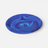 Blaue Rosebud-Rose-Blume Pappteller (Schrägansicht)