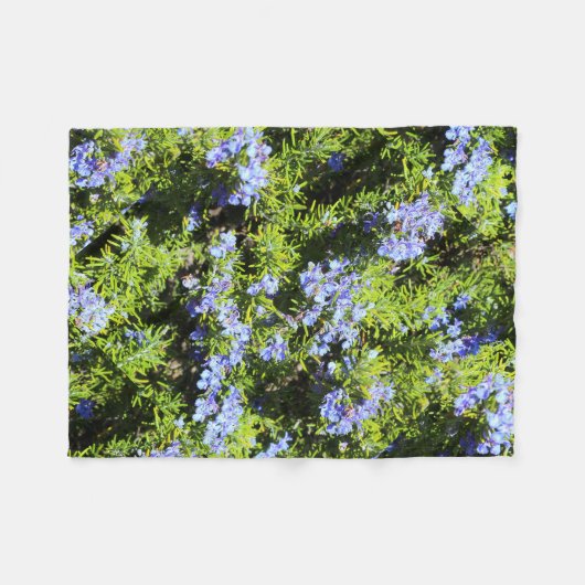 blaue Rosmarin-Blumen auf Grün Fleecedecke (Vorderseite (Horizontal))