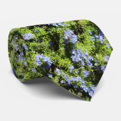blaue Rosmarin-Blumen auf Grün Krawatte (Gerollt)
