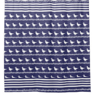 Blaue Sandfänger der Marine an der modernen Küste Duschvorhang