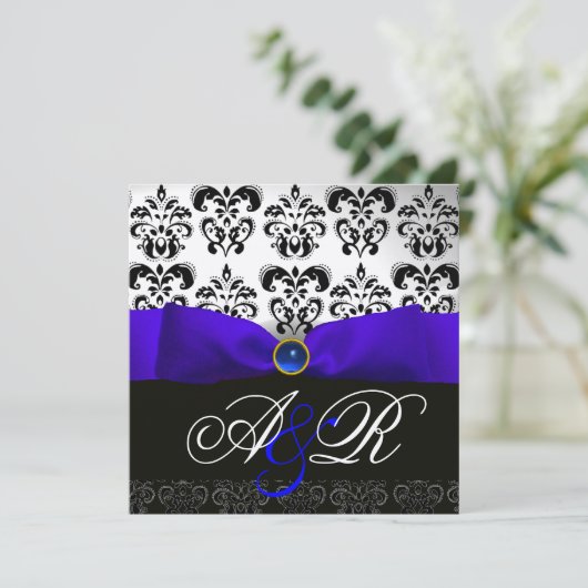 BLAUE SAPPHIRE RIBBON WHACK DAMASK MONOGRAM EINLADUNG (Stehend Vorderseite)
