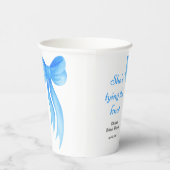 Blaue Schleife - Sie knüpft den Knoten Junggeselli Pappbecher (Rechts)