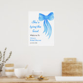 Blaue Schleife - Sie knüpft den Knoten Junggeselli Poster (Küche)