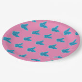 Blaue Schmetterlinge flatterndes Illustrationsmust Pappteller (Schrägansicht)