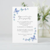 Blaue Schmetterlinge Foto Beileid Beerdigung Geden Dankeskarte (Stehend Vorderseite)