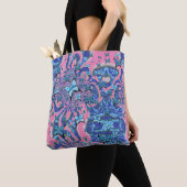 Blaue Schmetterlinge Psychedelischer Traum Tasche (Von Nahem)