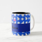 Blaue Schneeflockebäume des personalisierten Zweifarbige Tasse (VorderseiteRechts)