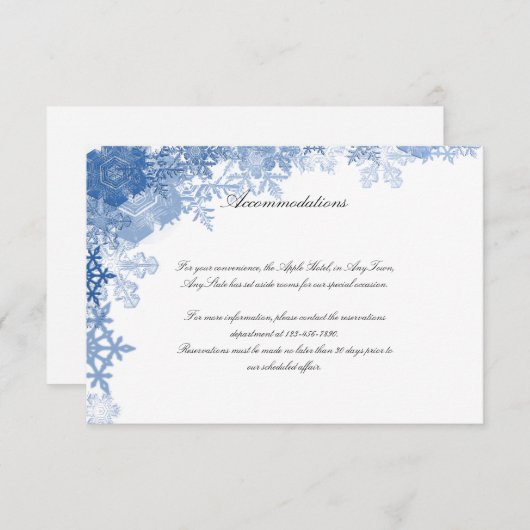 Blaue Schneeflocken auf weißem Hochzeits-Einsatz Einladung (Vorne/Hinten)