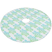 Blaue Schneeflocken Baumrock, Korallen-Fleece Fleece Weihnachtsbaumdecke (Schrägansicht)