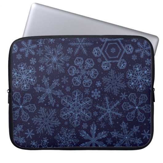 Blaue Schneeflocken Laptopschutzhülle (Vorderseite)