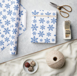 Blaue Schneeflocken Muster für Weihnachtsgeschenke Geschenkpapier