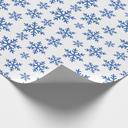 Blaue Schneeflocken Muster für Weihnachtsgeschenke Geschenkpapier (Ecke)