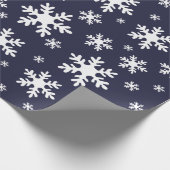 Blaue Schneeflocken Schnee Winter Weihnachtsfeiert Geschenkpapier (Ecke)
