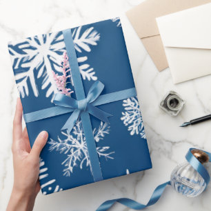 Blaue Schneeflocken Winter Geschenkpapier