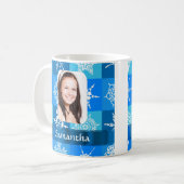 Blaue Schneeflockenmuster-Vorlage Kaffeetasse (Vorderseite Links)