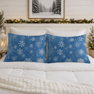 Blaue Schneekristalle Klassisches Winterweiß Kissenbezug
