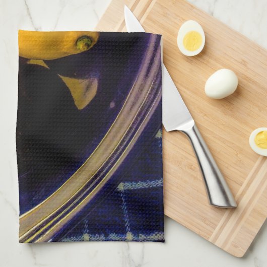 Blaue Schüssel mit Fruchtküche Handtücher (Viertel Falte)