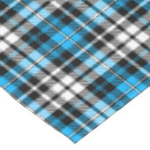 Blaue Schwarz-Weiß-Karo-Tartan-Musterdesign  Tischdecke (Schrägansicht)