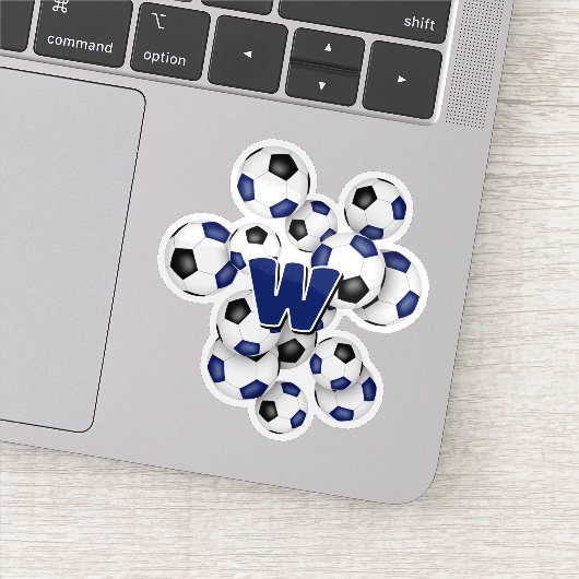 blaue schwarze Fußball-Sticker mit Monogramm Aufkleber (Detail)
