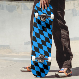 Blaue schwarze Harlekin-Diamanten-Damengitter-Desi Skateboard