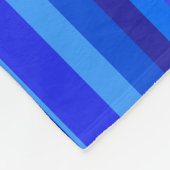 Blaue senkrechte Streifen Fleecedecke (Ecke)