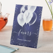 Blaue Silberballons für den Glitzer Sockelschild (In Situ)