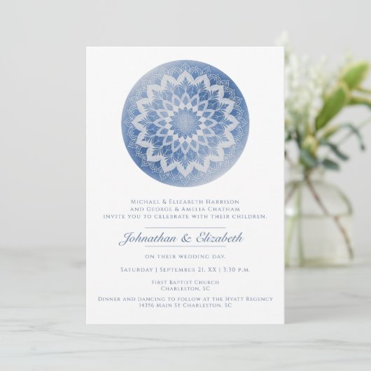 Blaue Spitzen-Mandala-Hochzeit Einladung (Stehend Vorderseite)