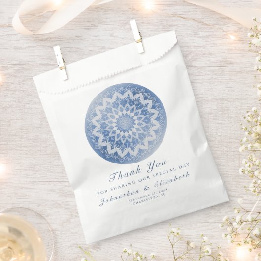 Blaue Spitzen-Mandala-Hochzeit Geschenktütchen (Ausgeschnitten)