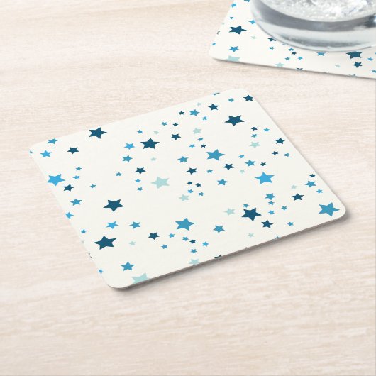 Blaue Sterne in mehreren Farbtönen und Größen - Wi Rechteckiger Pappuntersetzer (angewinkelt)