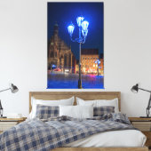 Blaue Straßenbeleuchtung in Nürnberg, Deutschland Leinwanddruck (Insitu (Schlafzimmer))