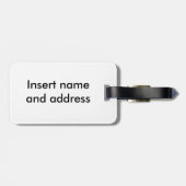 Blaue Streifen des playful schwarzen Labradors des Gepäckanhänger (Rückseite horizontal)