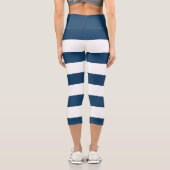 Blaue Streifen, weiße Streifen, gestreiftes Muster Capri Leggings (Rückseite)